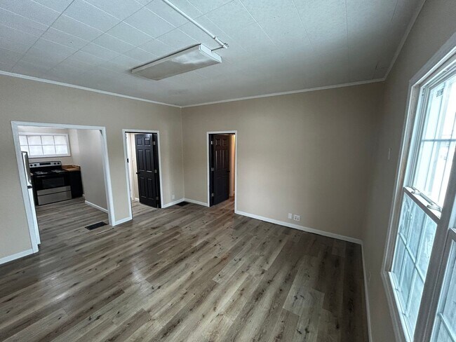 Building Photo - 316-318 W. Adams St.