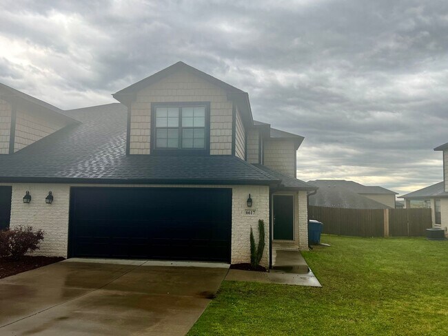 Primary Photo - Beautiful 3B/2B Townhome in Chaffee Crossi...