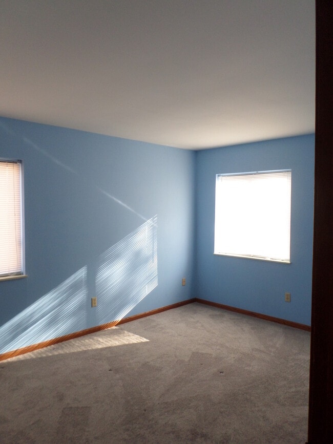 Building Photo - One-of-a-kind 3Bed/2 Bath Condo in Belpre!