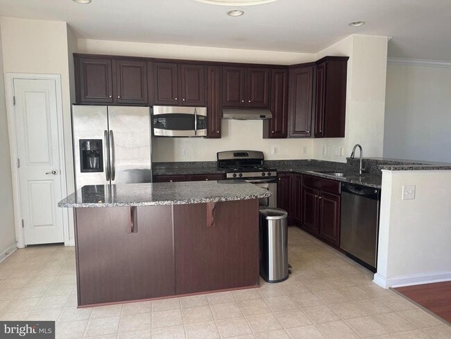 Building Photo - 814 Susan Cir