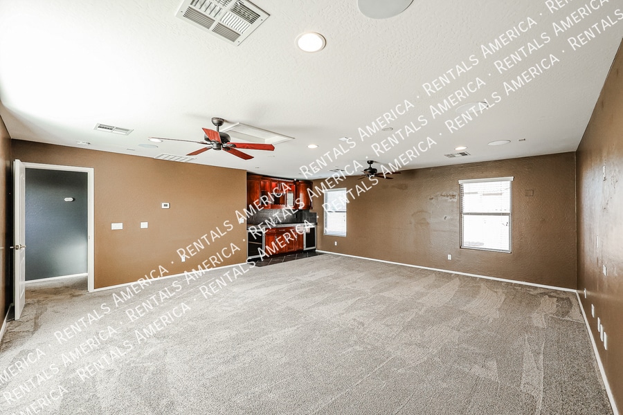 Building Photo - 2614 W Florentine Rd