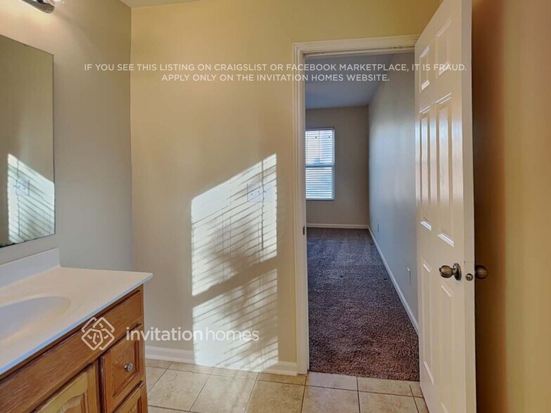 Building Photo - 233 Aershire Ct