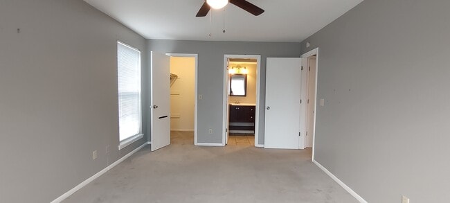 Building Photo - 12814 W 110th Terrace