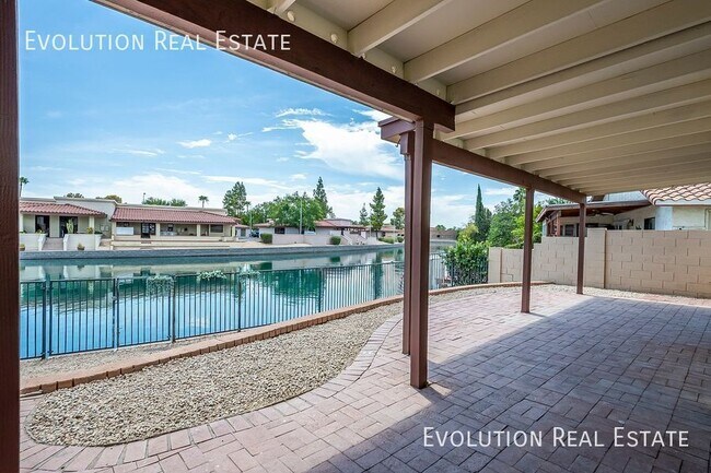 Building Photo - 2033 S Paseo Loma