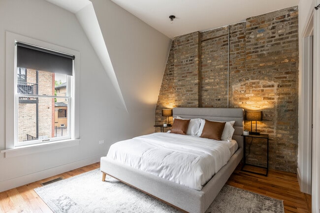 Building Photo - 2228 N Kedzie Blvd