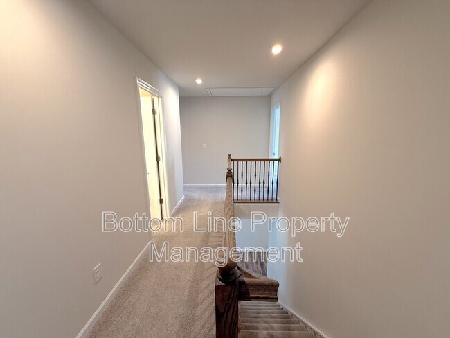 Building Photo - 15622 Little Bluestem St