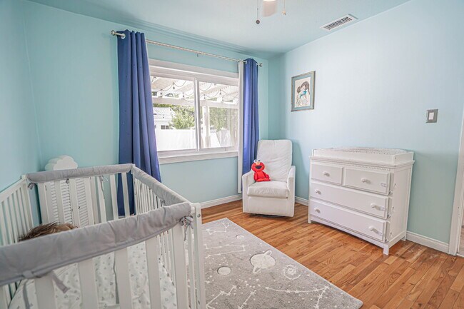 Building Photo - Beautifully Remodeled 2BR/1BA  Home – Move-In Ready!