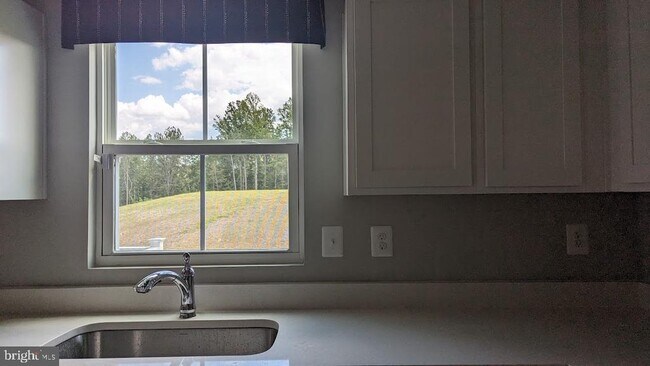 Building Photo - 433 Old Potomac Church Rd