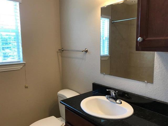 Building Photo - 4744 Bradford Dr