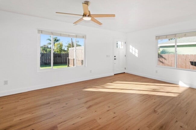 Building Photo - 3/2 Remodeled Home with Large Fenced Yard