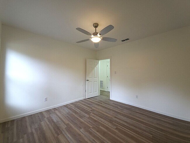 Building Photo - Fully Remodeled Home in the Heart of Tyler...