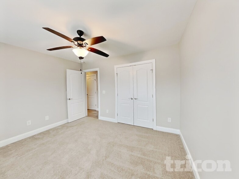 Building Photo - 335 Oxfordshire Dr