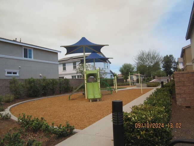 Building Photo - Luxury Single Family Home in Moreno Valley