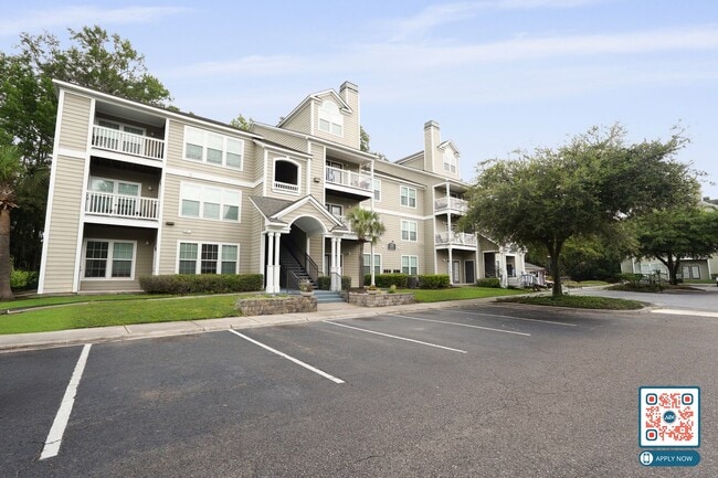 Building Photo - MOVE IN THIS YEAR - FREE MONTH'S RENT IN 1st 90 DAYS!