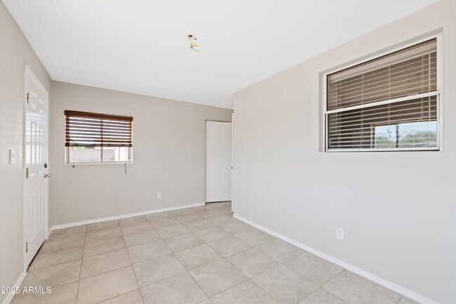 Building Photo - 10535 E Boulder Dr