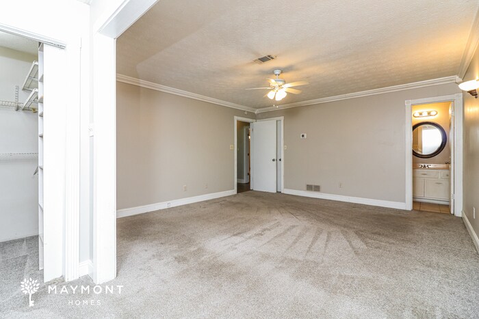 Building Photo - 2442 Chauncey Ln