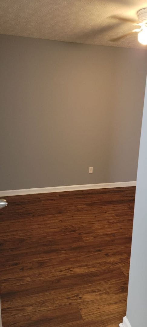 Building Photo - Efficient & Economical 2Bed/2Ba Triplex Un...
