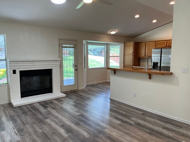 Building Photo - Southwest Reno Hidden Gem - Stunning Back ...