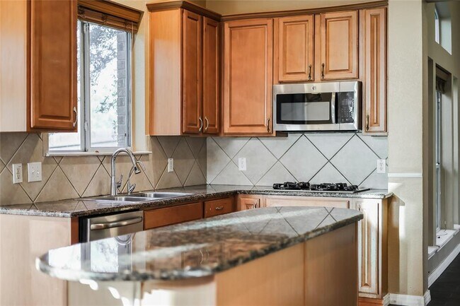 Building Photo - 9200 Hurley Cove