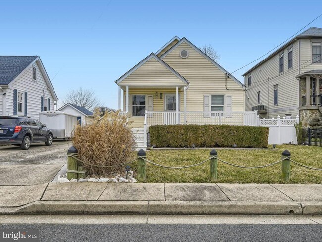 Primary Photo - 107 Bayside Dr