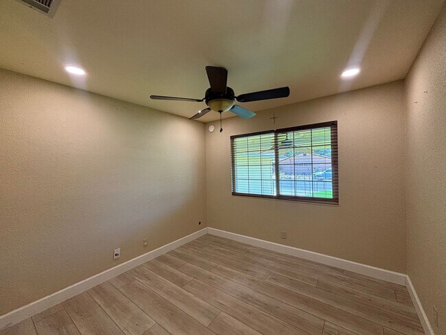 Building Photo - Beautiful Single-Story Gem in Vacaville!