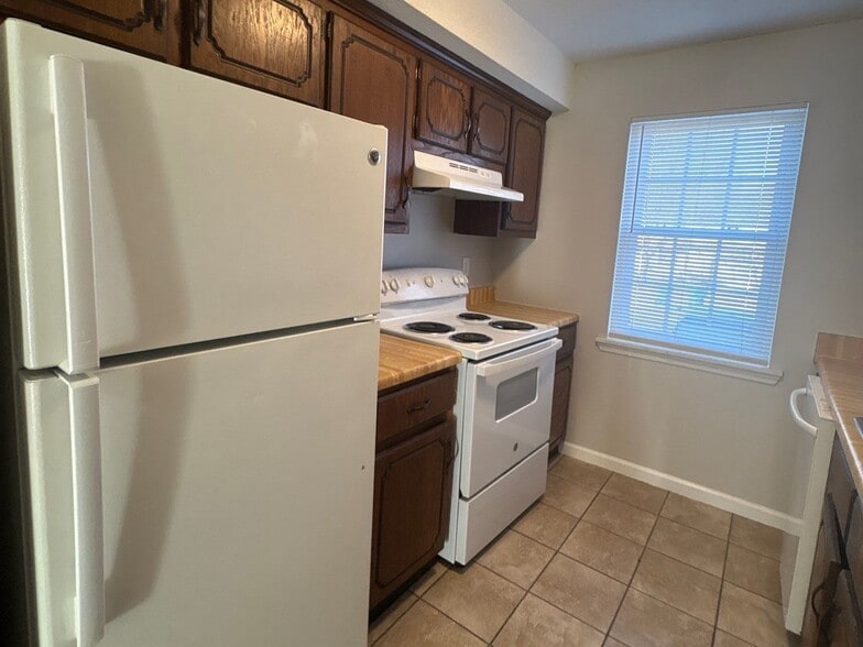 Building Photo - 62 Chester Levee Rd