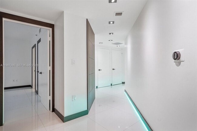 Building Photo - 55 SE 6th St