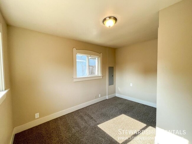 Building Photo - 1745 Olive St