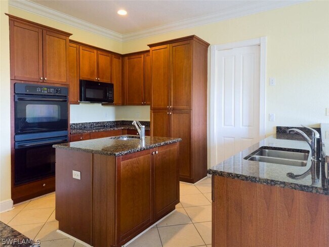 Building Photo - 6139 57th Ct