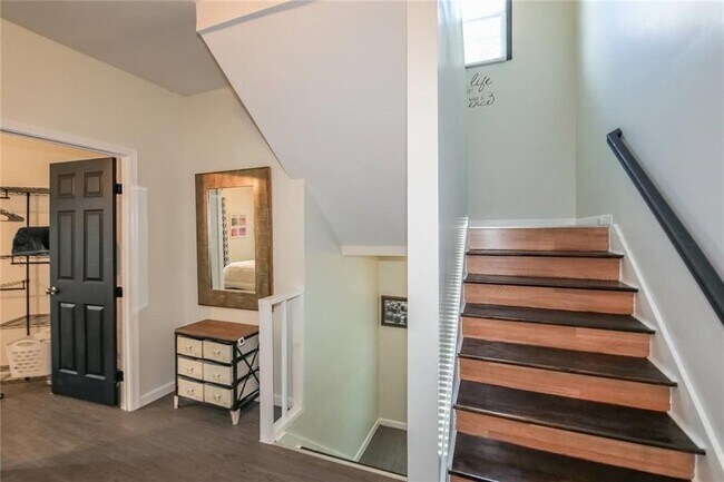 Building Photo - 64 Moury Ave SE