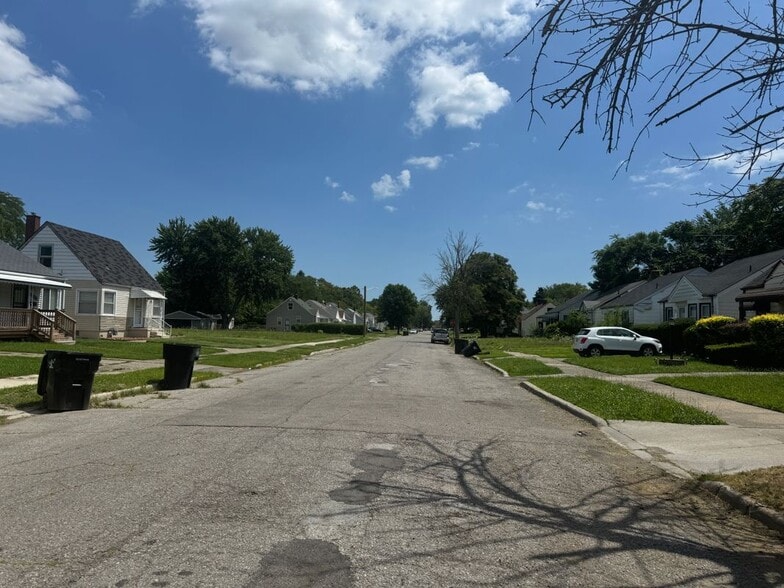 Building Photo - 15872 Fairmount Dr