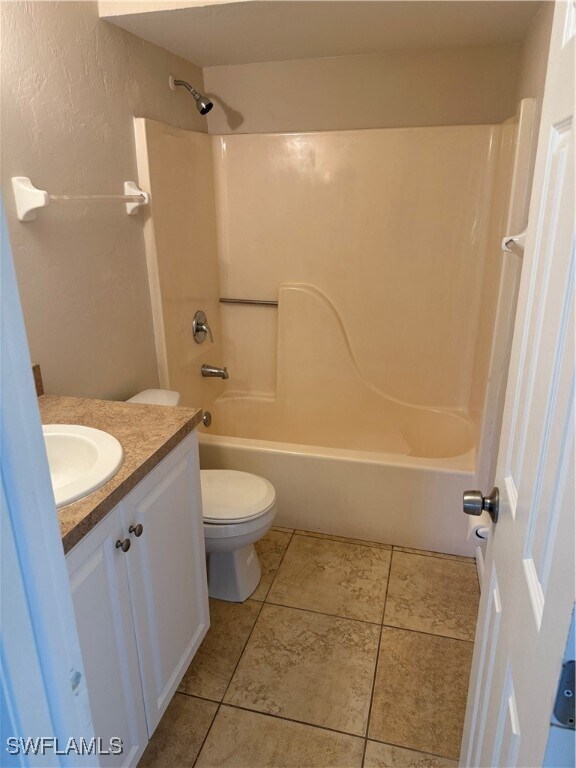 Building Photo - 825 SW 37th Terrace