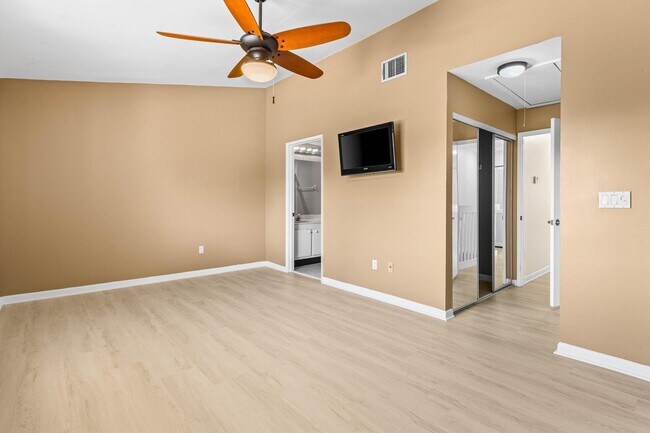 Building Photo - 210 Captains Walk