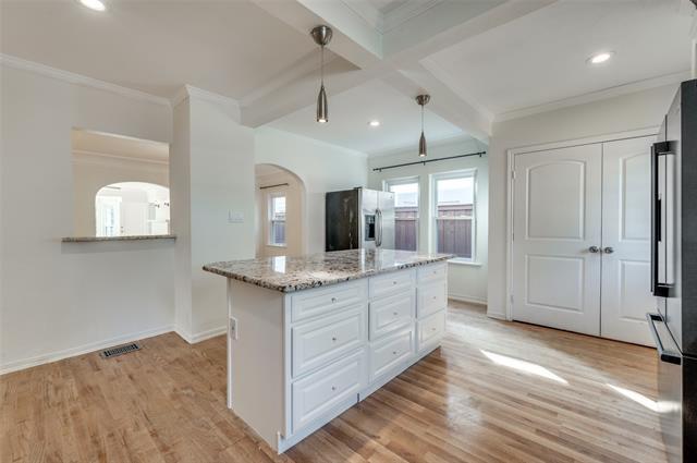 Building Photo - 4328 University Blvd