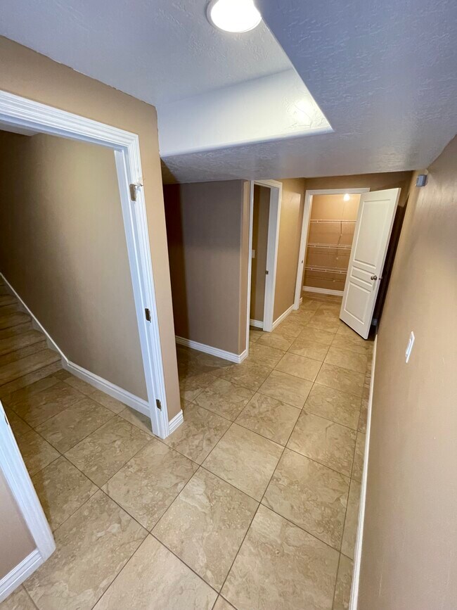 Building Photo - 2936 Sefton Dr