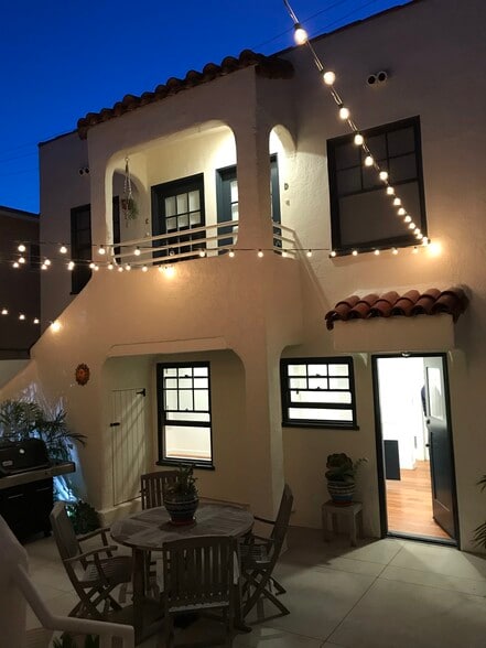 Building Photo - 915 Manhattan Ave