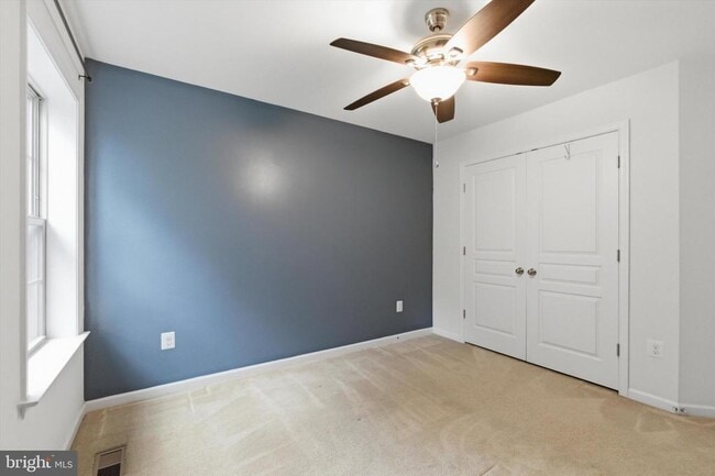 Building Photo - 7585 Holly Ridge Dr