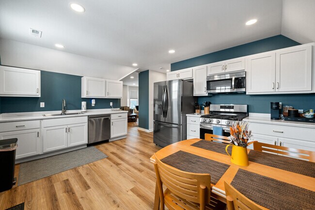 Building Photo - 80 W Geneva St