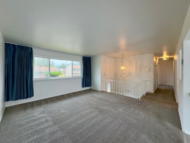 Building Photo - Charming 4 Bedroom/2 Bathroom Home with Large Backyard in Randallstown, MD!