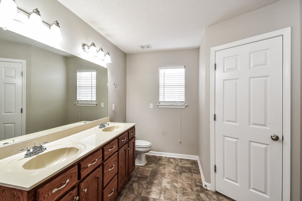 Building Photo - 8124 Loden Cove