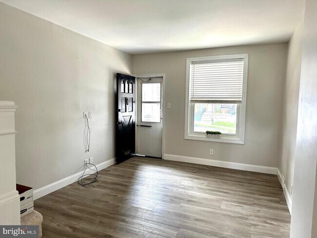 Building Photo - 521 S 17th St