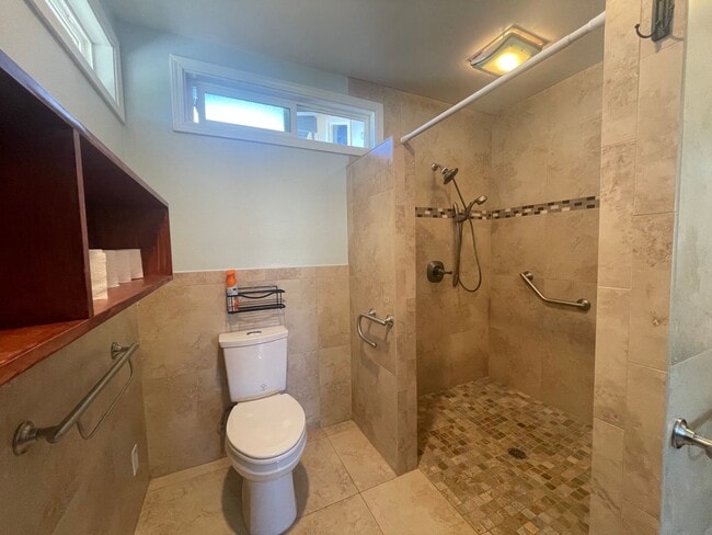 Building Photo - SINGLE LEVEL ONE BEDROOM DUPLEX UNIT IN KAILUA