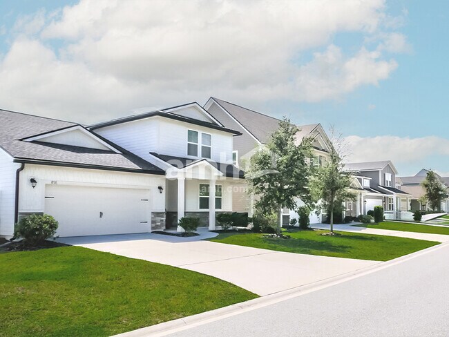 Building Photo - 450 Sandstone Dr