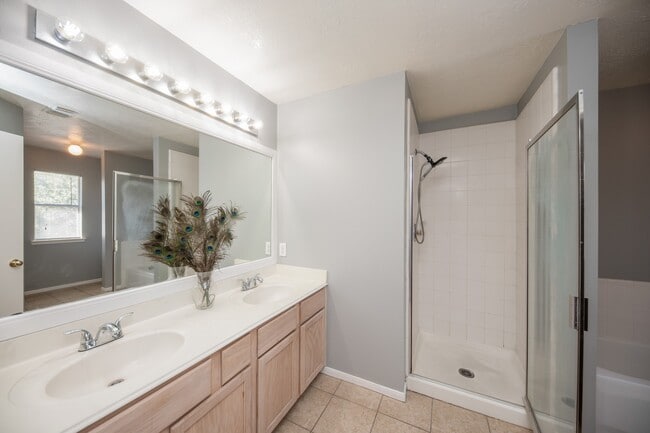 Building Photo - 8231 Chelsea Bend Ct