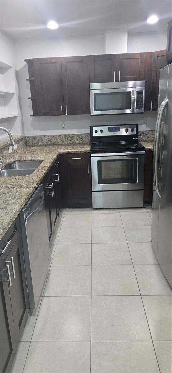 Building Photo - 3190 NW 5th Ct