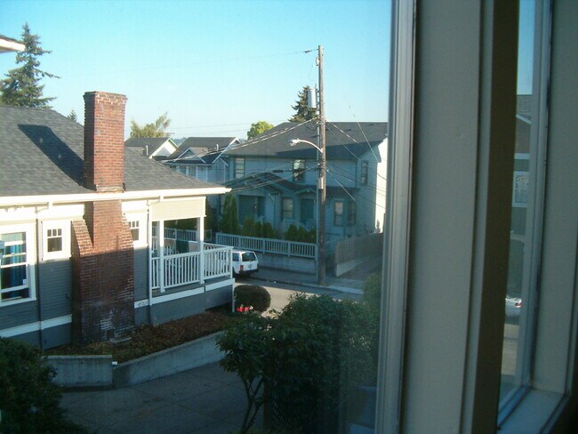 Building Photo - 4250 Fremont Ave N