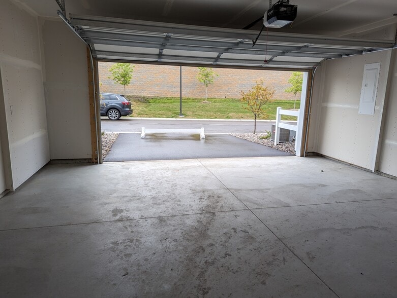 Building Photo - 14504 Twin Lakes Cir