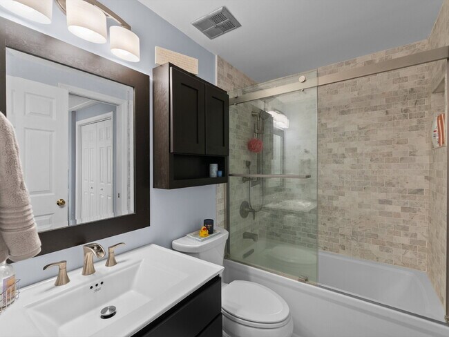 Building Photo - 1636 Fieldthorn Dr