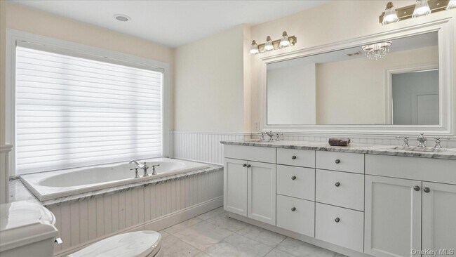 Building Photo - 27 Jeffrey Ln