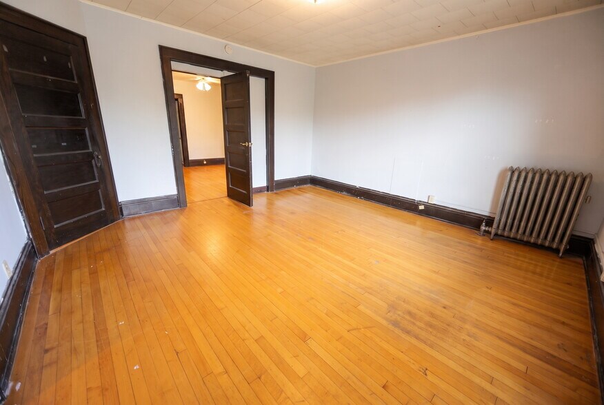 Building Photo - 410 W Mifflin St